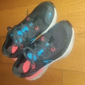 Nike Renew Run 7Y, Youth Black/Laser Blue-Laser Crimson Shoes CT1430-090